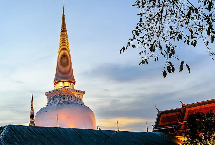 Nakhon Si Thammarat Travel Guide - Wat Phra Mahathat Worawihan